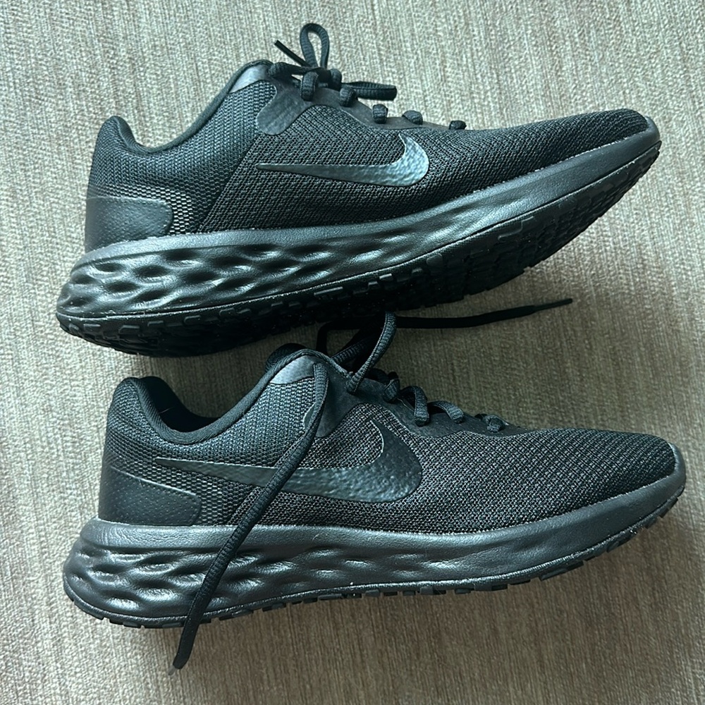 Brand new nike tennis shoes women size 7.5
